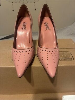Carlos Santana Pink Pointed Toe Perforated Pumps